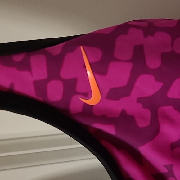 Women's Nike workout top - Picture 2 of 5